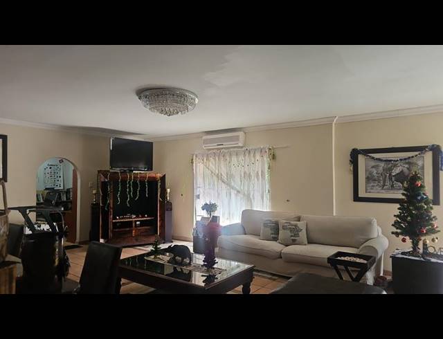 4 BEDROOM HOUSE FOR SALE IN ARBORETUM